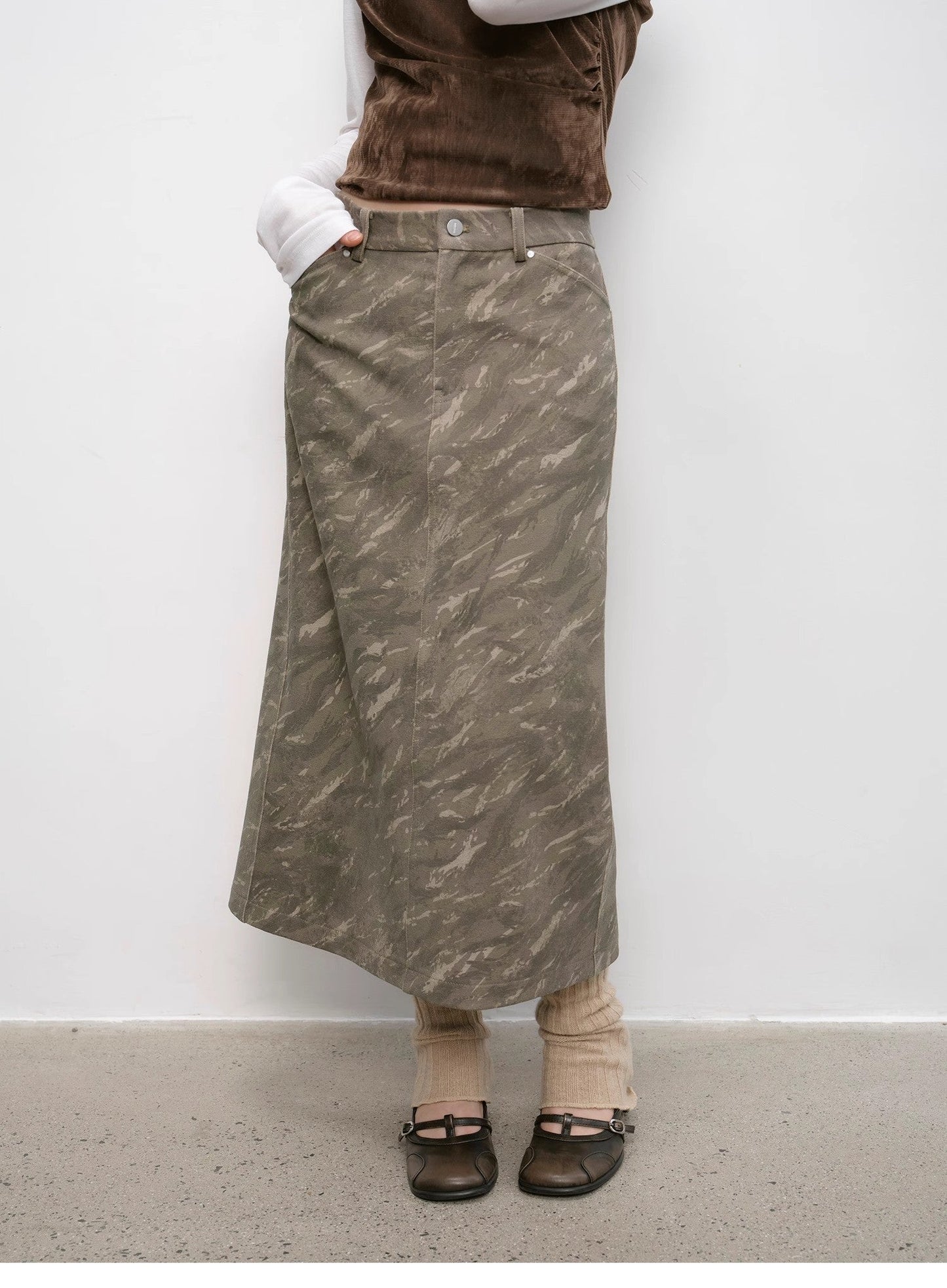 "Thousand Layers of Echoes" Chenille Original Print Camouflage Retro Distressed Straight Mid-Waist Skirt-4