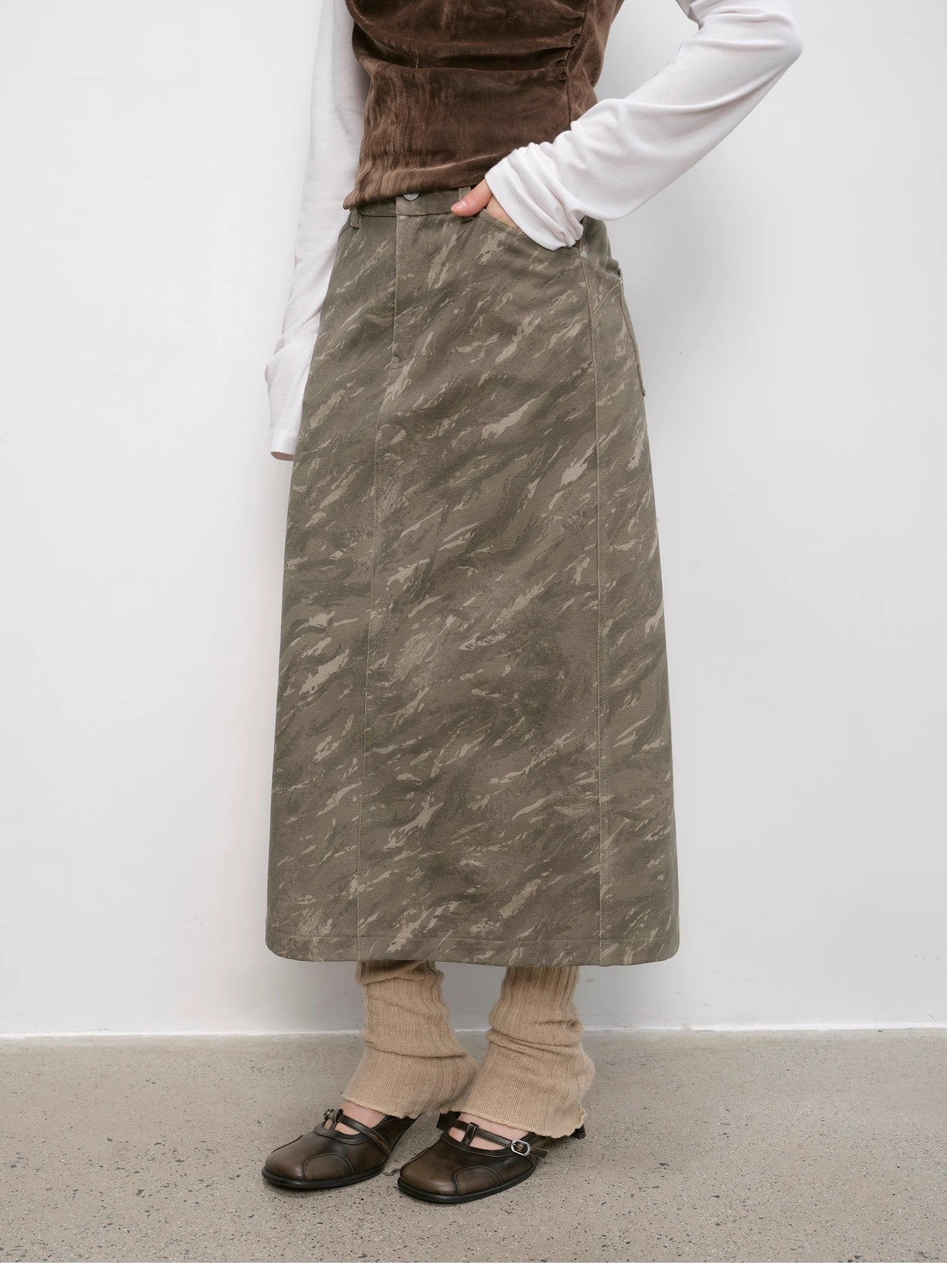 "Thousand Layers of Echoes" Chenille Original Print Camouflage Retro Distressed Straight Mid-Waist Skirt-3